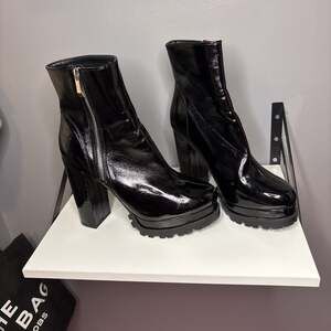 FashionNova Edge Of Desire Booties - Black NWT 9